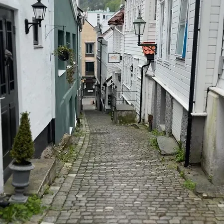 The Dreamhouse - Inner Center - Old Town Apartment